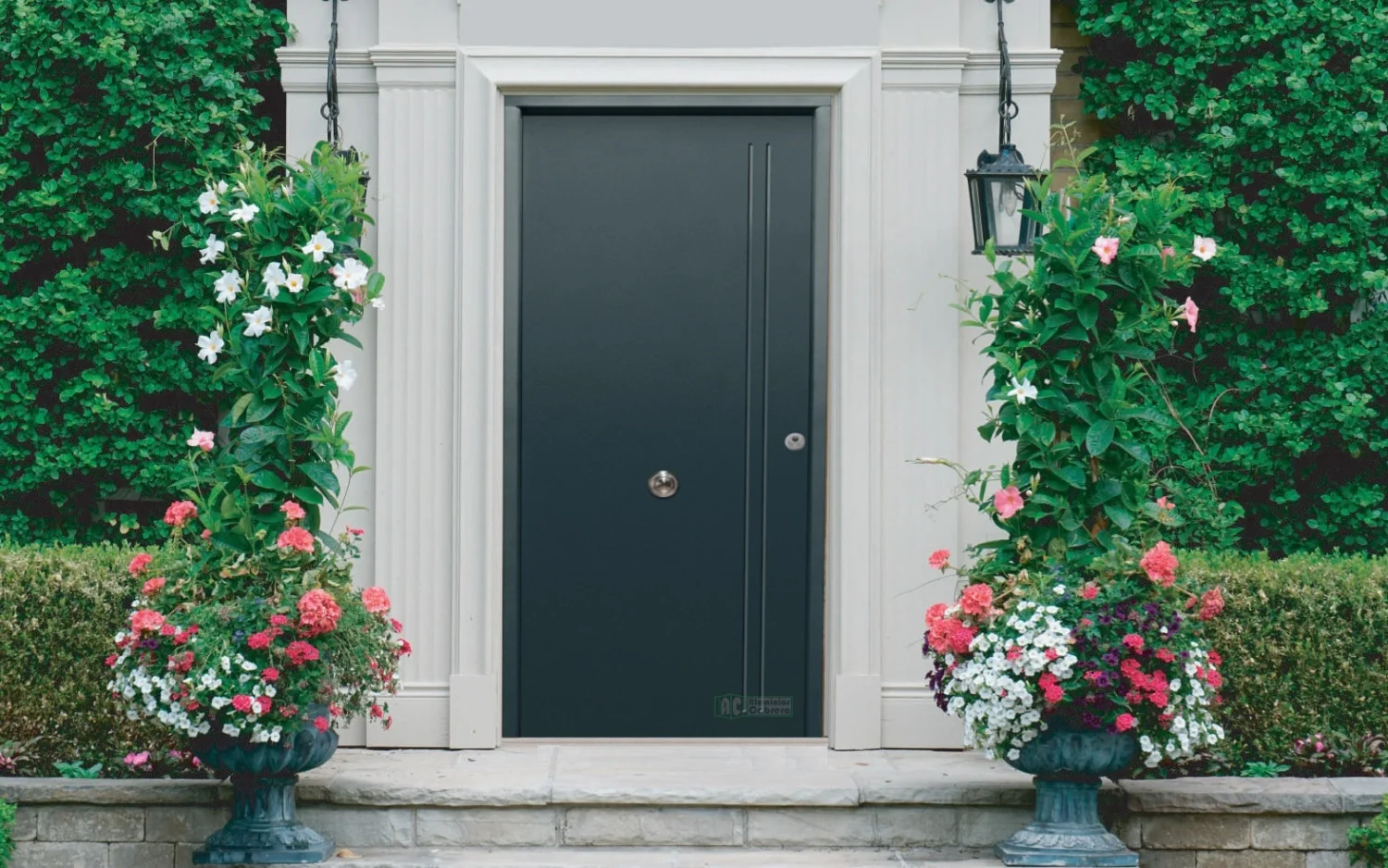 puerta-de-entrada-metalica-de-seguridad-saga-100-mod.-1130L-gris-ral7016